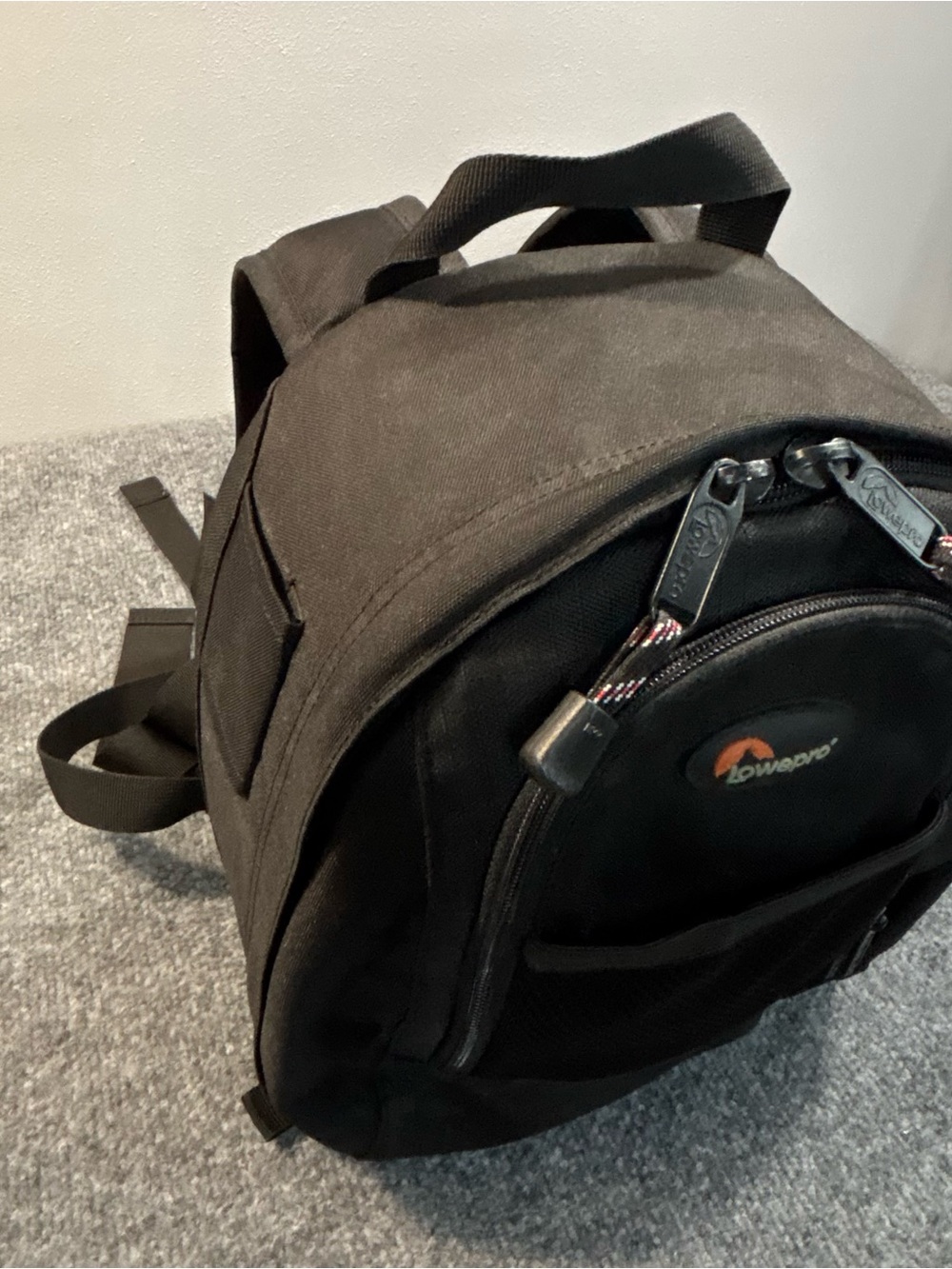 Lowepro Micro Trekker 100 Camera Backpack Black Padded DSLR Lens Bag Backpack - Picture 4 of 14
